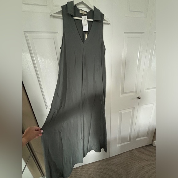 BNWT Collared Olive green maxi dress with pockets - Picture 2 of 4